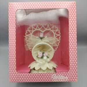 Vintage Wilton Petite "LaBelle Petite" wedding Cake Top, 106-249 Pink Flowers